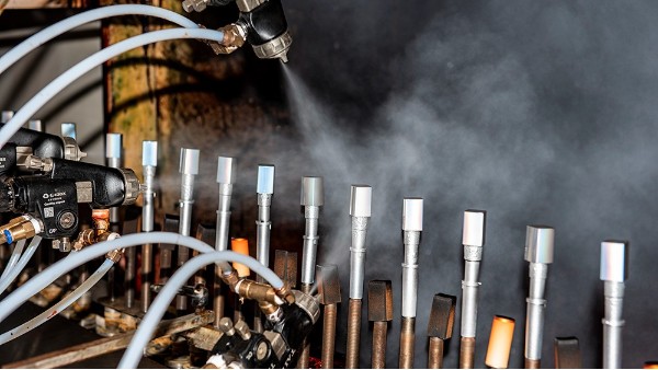 塑膠加工中服務器面板配件的表面處理技術要點