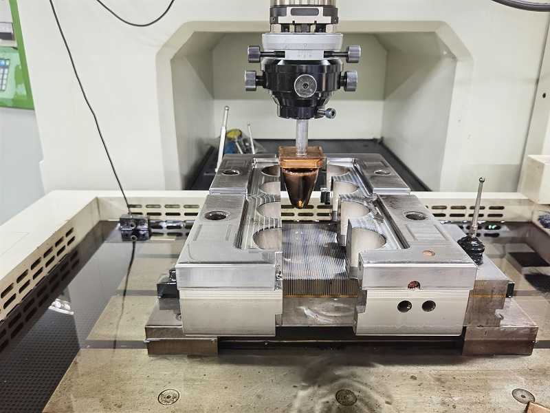 模具設備火花機